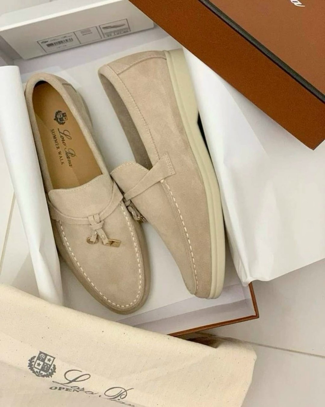 ,лоферы loro piana,замшевые лоферы loro piana,лоферы loro piana summer walk бежевые,замшевые лоферы