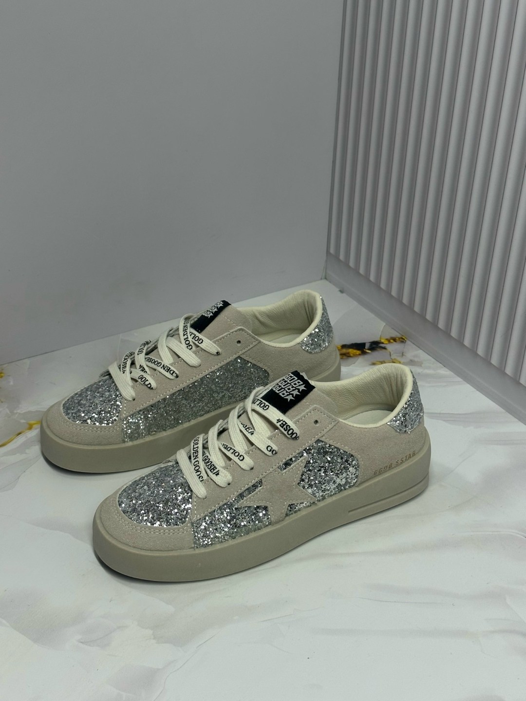 ,спортивная , женская,кеды golden goose,кроссовки golden goose с пайетками на платформе