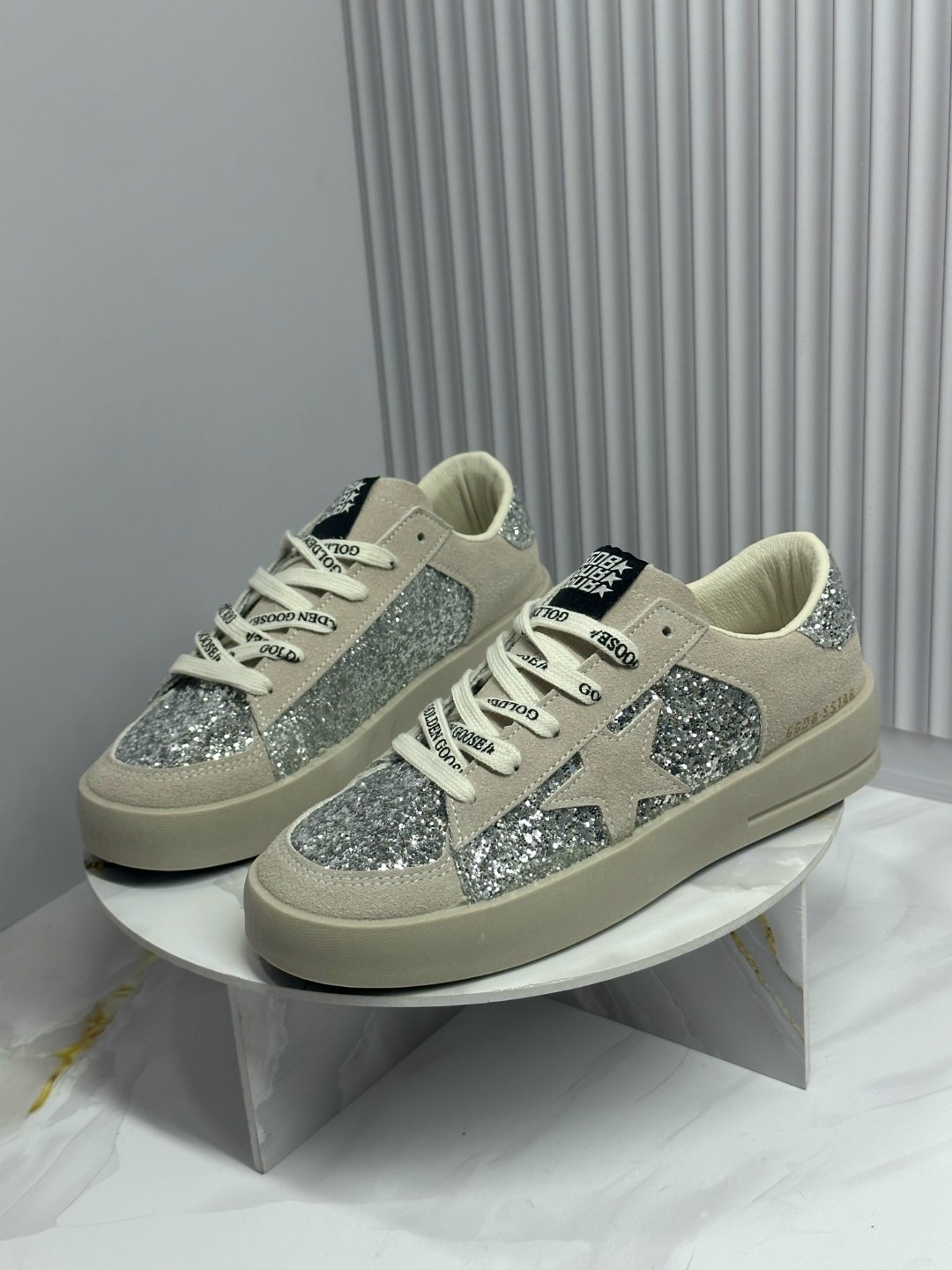 ,спортивная , женская,кеды golden goose,кроссовки golden goose с пайетками на платформе