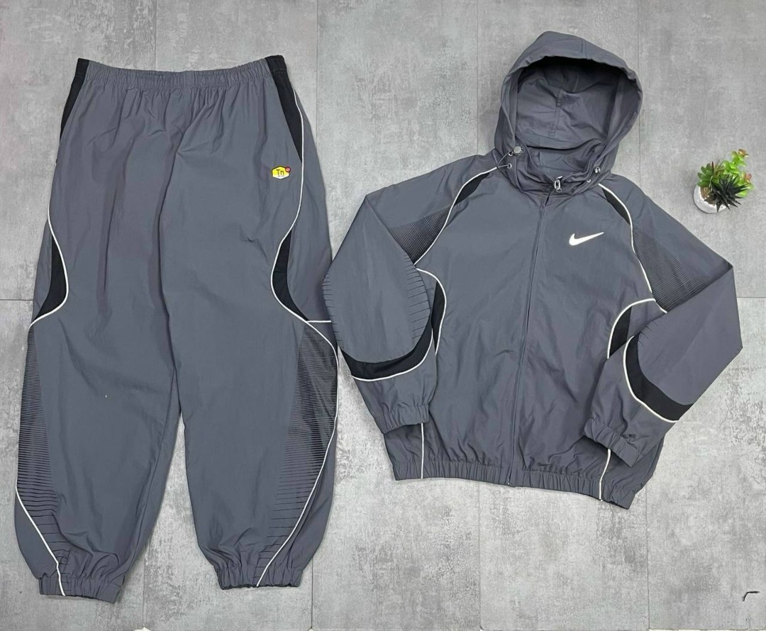ветровка nike,спортивные костюмы nike,легкая куртка,ветровка