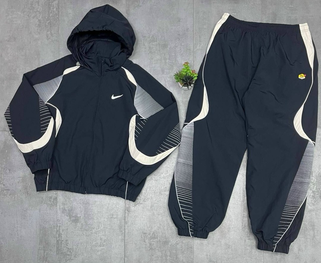 ветровка nike,спортивные костюмы nike,легкая куртка,ветровка