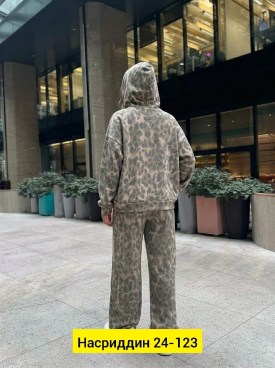 Костюм