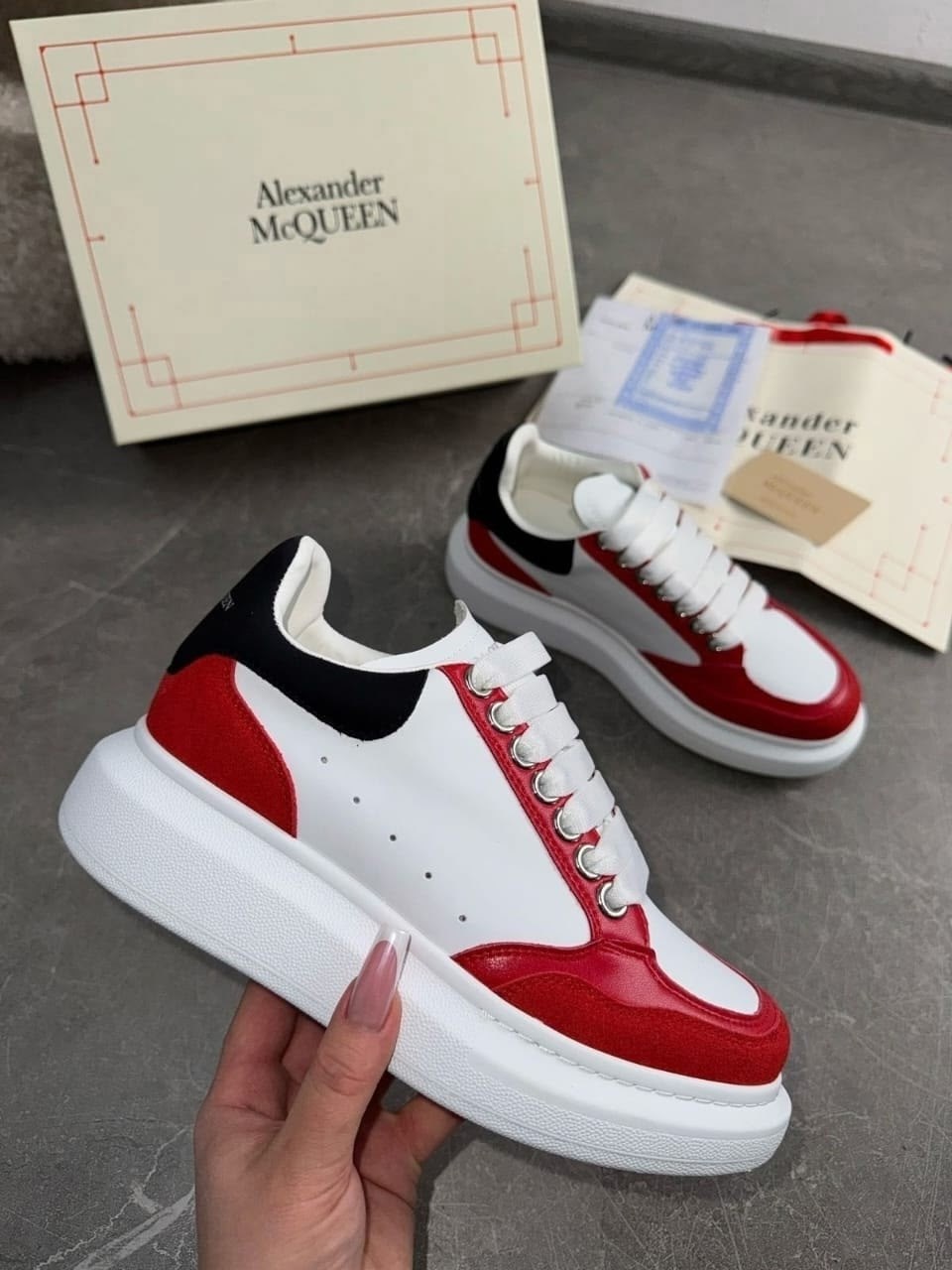 кроссовки alexander mcqueen,кеды alexander mcqueen,alexander mcqueen,кроссовки женские alexander mcqueen,alexander mcqueen женские кроссовки красный цвет