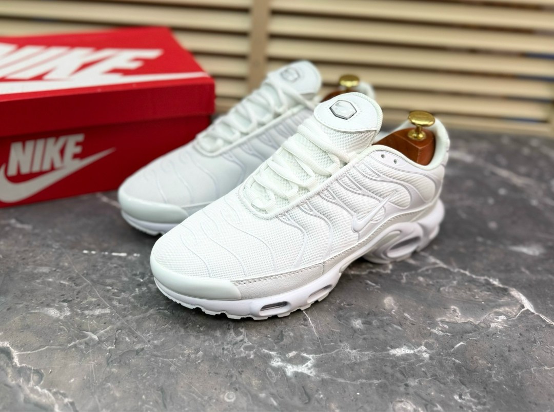 кроссовки nike air max plus tn,nike air max tn plus white,мужские кроссовки nike air max tn plus,кроссовки nike air max plus,nike air max plus tn
