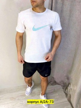 Костюм