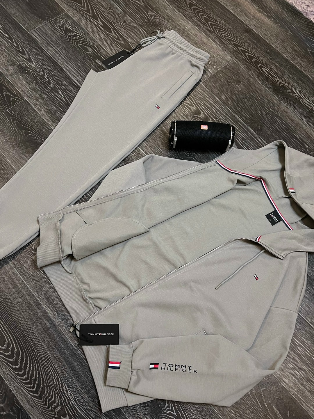 спортивный костюм tommy hilfiger,спортивный костюм томми хилфигер мужские,спортивный костюм томми хилфигер,мужской спортивный костюм на флисе tommy hilfiger,костюм tommy hilfiger мужской