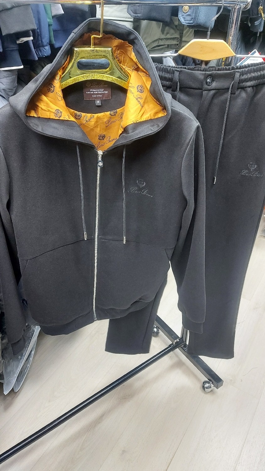 спортивный костюм brunello cucinelli,костюм brunello cucinelli,спортивный костюм мужской brunello cucinelli,костюм спортивный,спортивный костюм brunello cucinelli premium beige