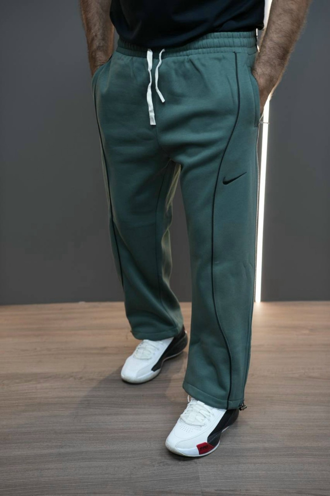 спортивные штаны nike,штаны nike,мужские спортивные штаны "nike",спортивные штаны,спортивные штаны мужские с молнией внизу штанин