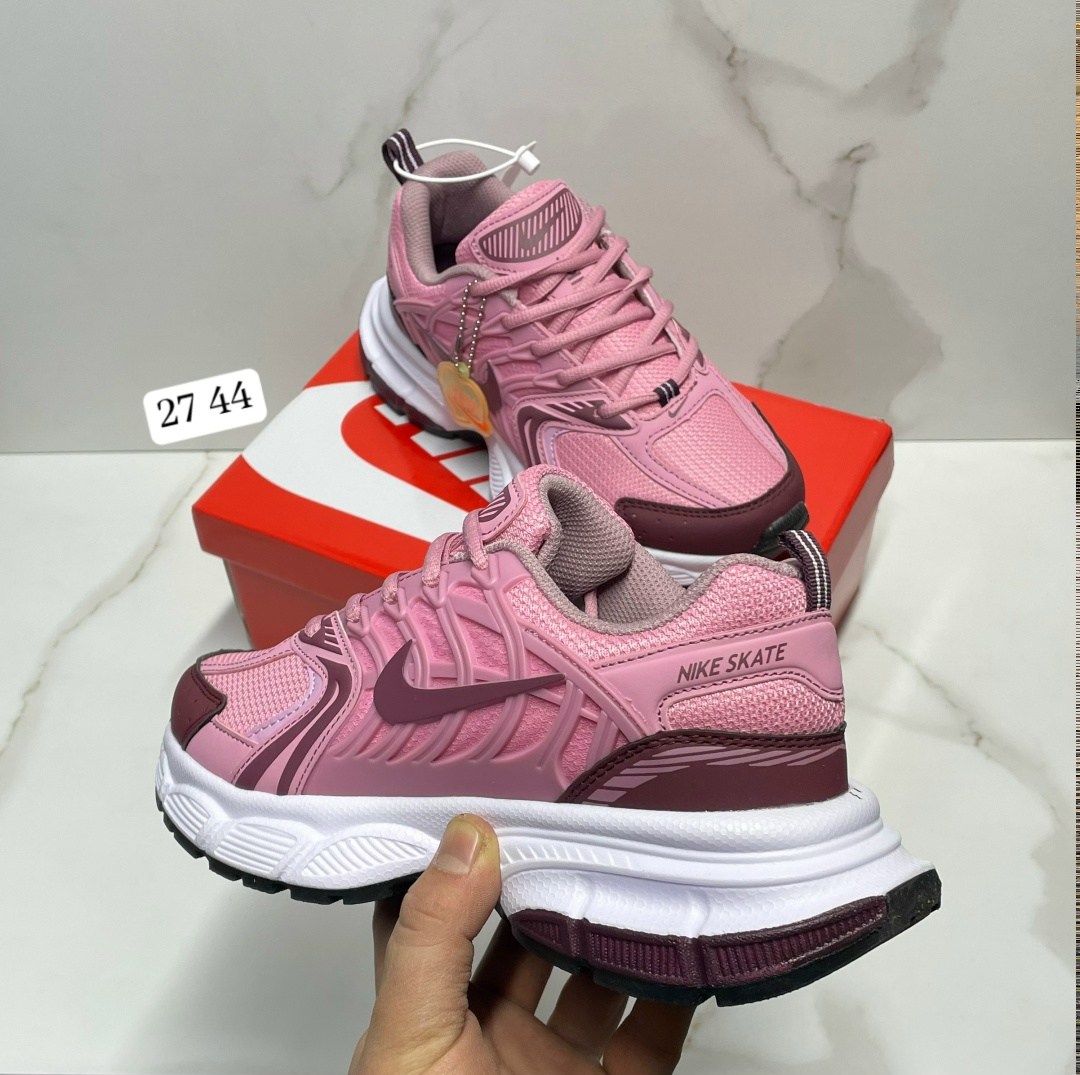 кроссовки,женские кроссовки,nike женские кроссовки,кроссовки nike,спортивная