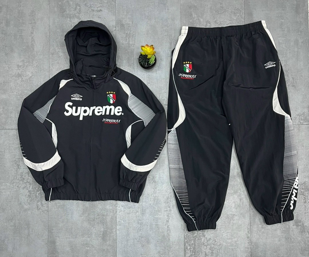 спортивные костюмы supreme x umbro,спортивный костюм umbro supreme,спортивный костюм supreme,спортивная одежда supreme,костюм umbro&supreme