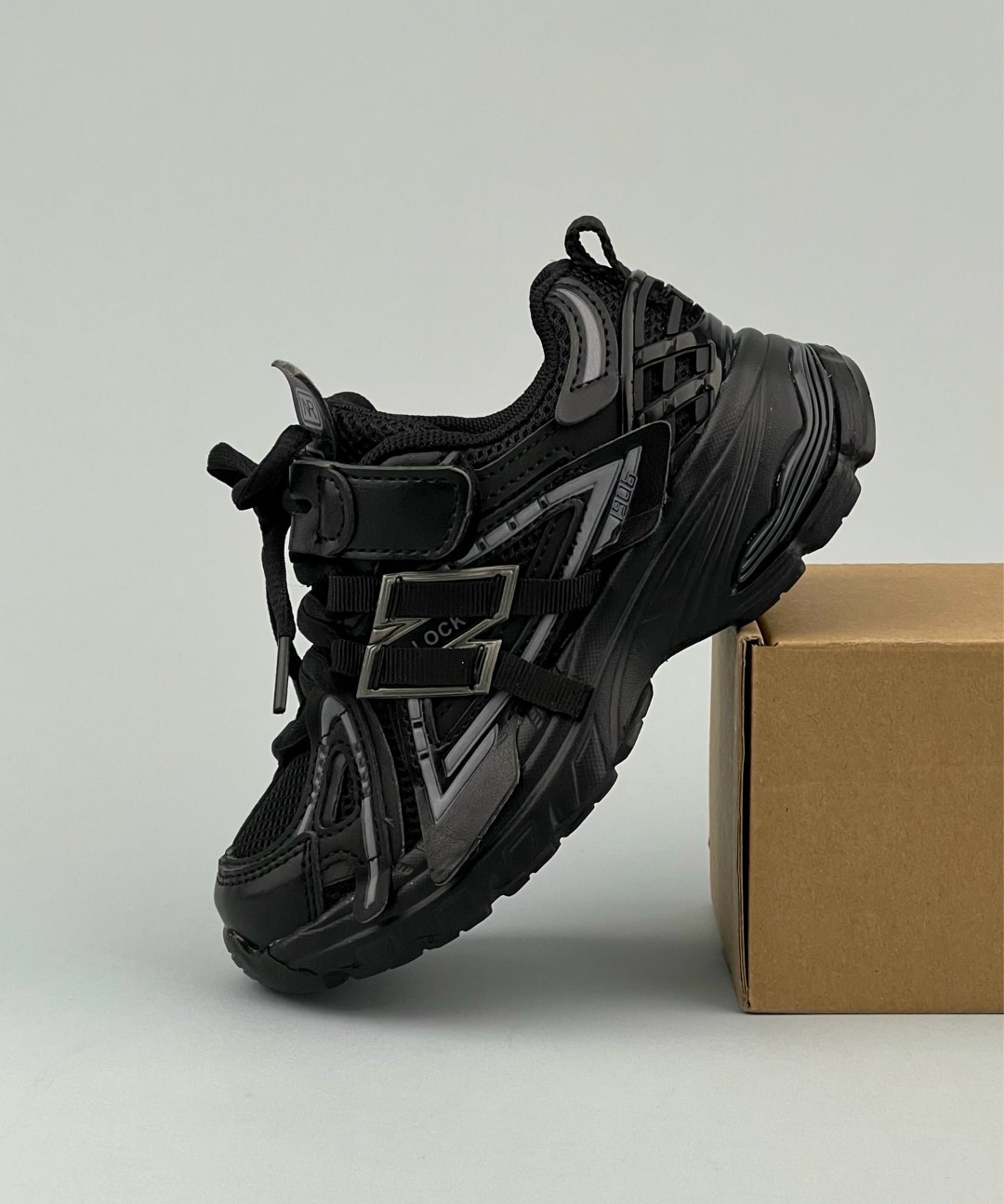 мужские кроссовки balenciaga runner черные,массивные кроссовки баленсиага,кроссовки balenciaga,кроссовки balenciaga track,мужские кроссовки balenciaga track черные