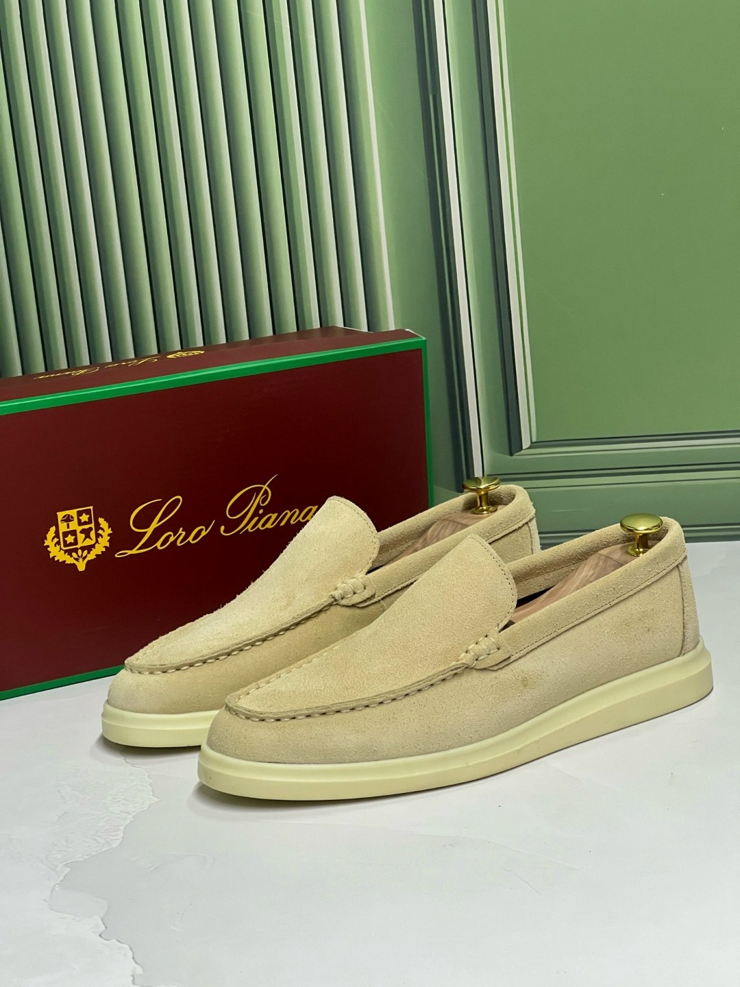 лоферы мужские loro piana,лоферы loro piana,замшевые лоферы loro piana,мужские лоферы лоро пиано ultimate walk loafers premium a111009 beige,мужские замшевые лоферы лоро пиано бежевые