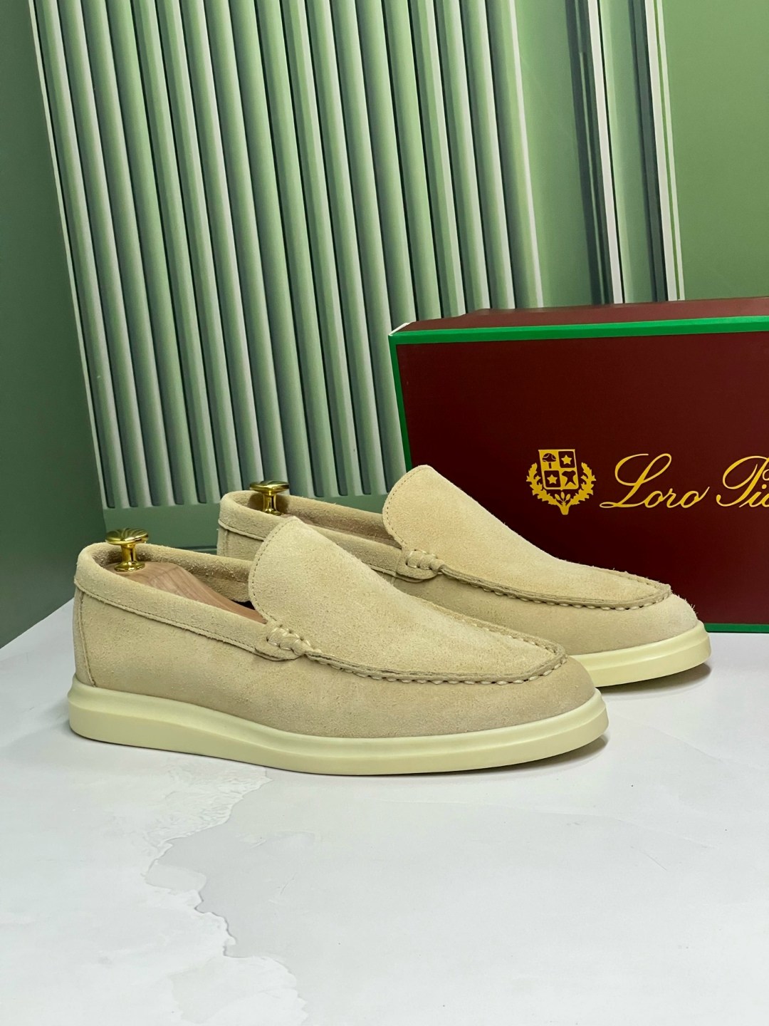 лоферы мужские loro piana,лоферы loro piana,замшевые лоферы loro piana,мужские лоферы лоро пиано ultimate walk loafers premium a111009 beige,мужские замшевые лоферы лоро пиано бежевые