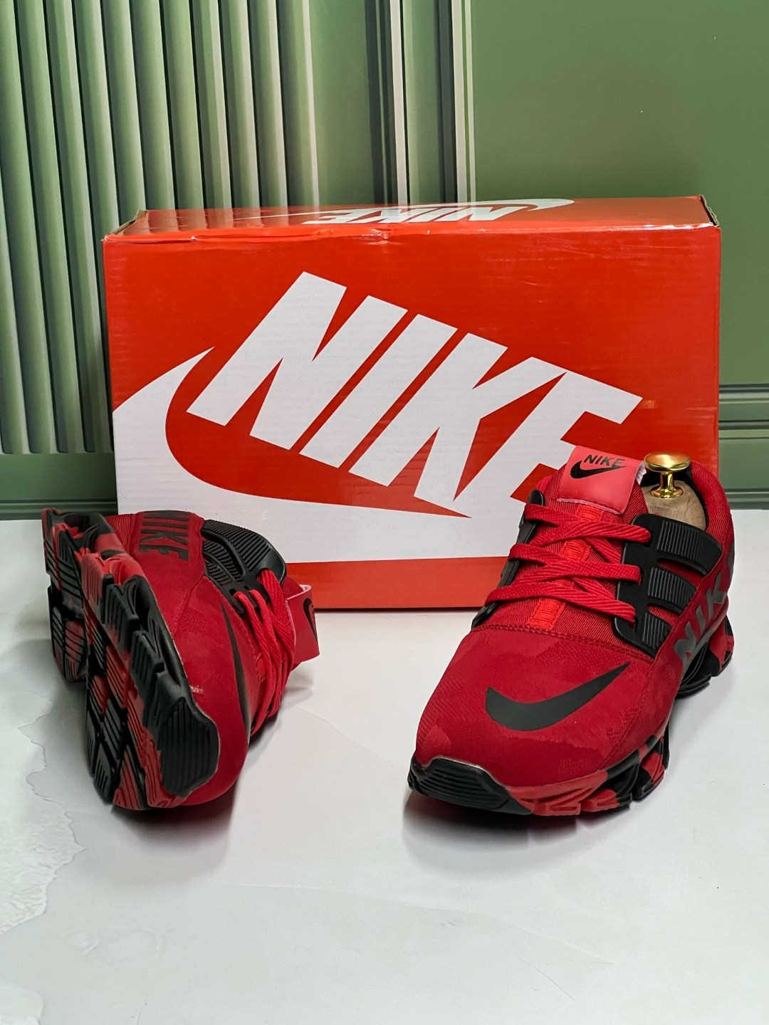 кроссовки,кроссовки nike,кроссовки мужские nike air max plus,красные кроссовки,кроссовки найк шокс