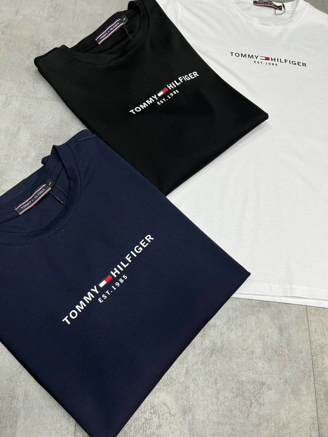 футболки для мужчин,футболка мужская tommy hilfiger,футболки tommy hilfiger,мужская футболка