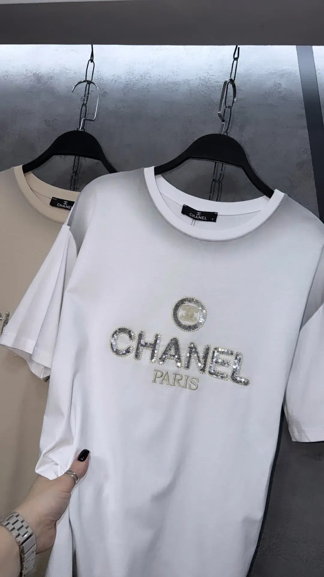 футболка chanel,футболка женская chanel,футболки модные,шанель одежда,футболки для женщин