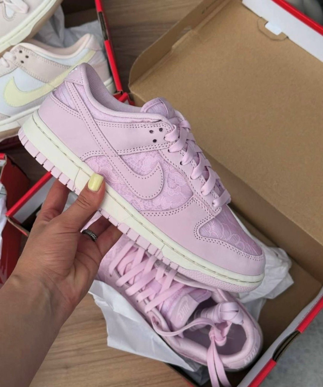женские повседневные кроссовки nike dunk low,женские кроссовки nike dunk low,nike розовые кроссовки dunk для женщин,nike dunk low pink,женские кроссовки nike dunk low "lace" pack pink