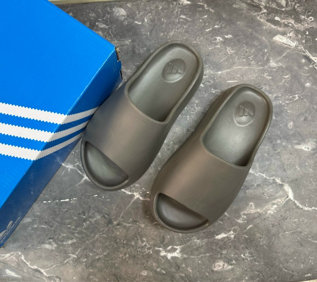 шлепанцы adidas yeezy slide,,сланцы адидас yeezy,мужские шлепанцы,adidas yeezy slide
