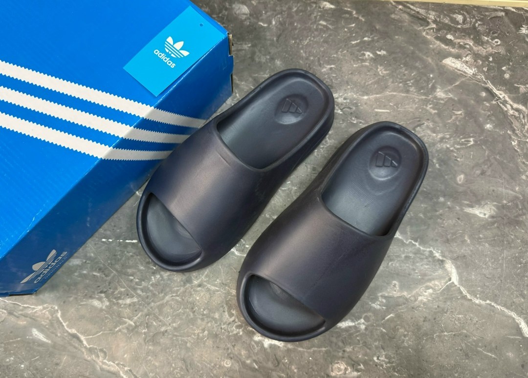 шлепанцы adidas yeezy slide,,сланцы адидас yeezy,мужские шлепанцы,adidas yeezy slide