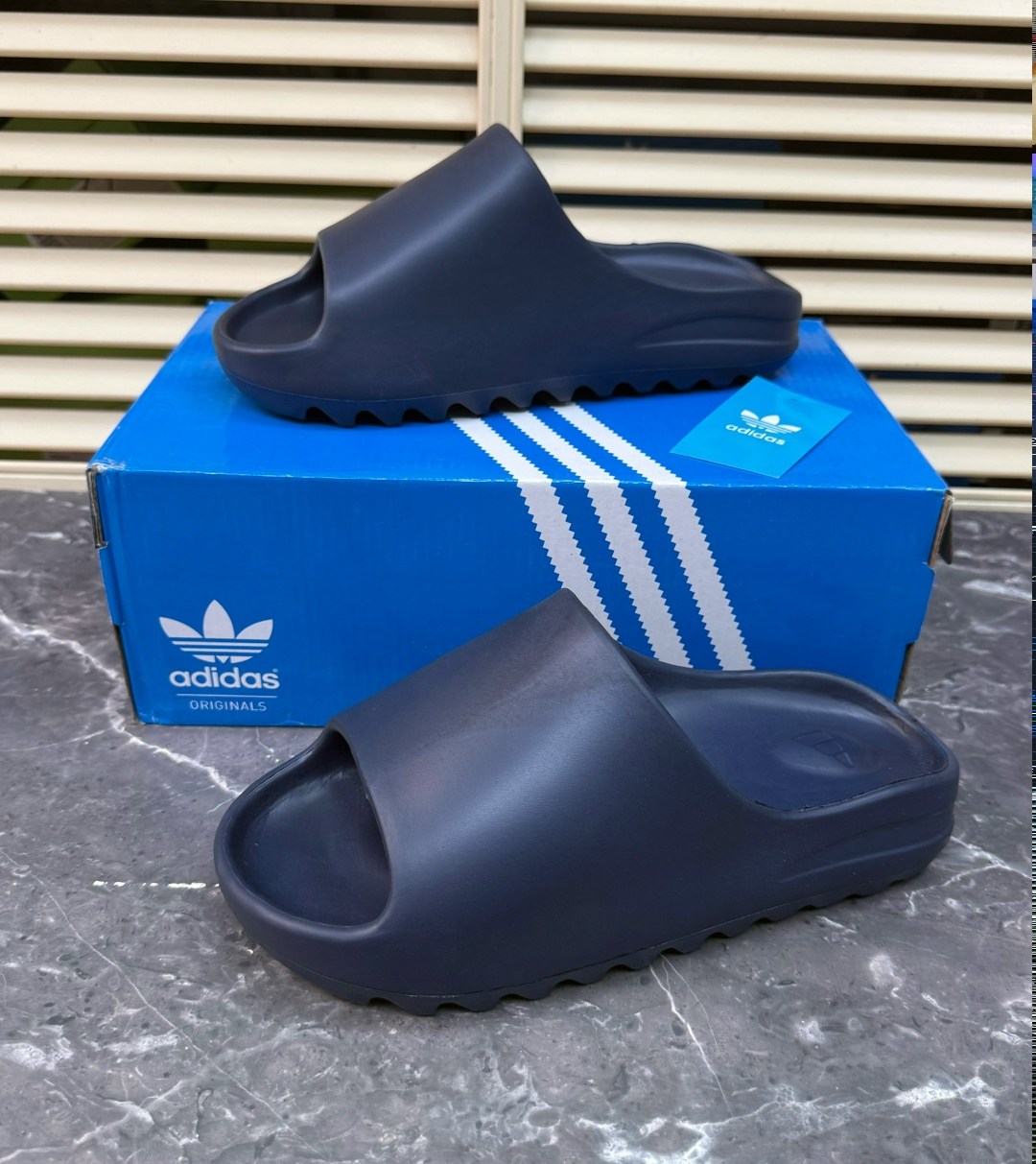 шлепанцы adidas yeezy slide,,сланцы адидас yeezy,мужские шлепанцы,adidas yeezy slide