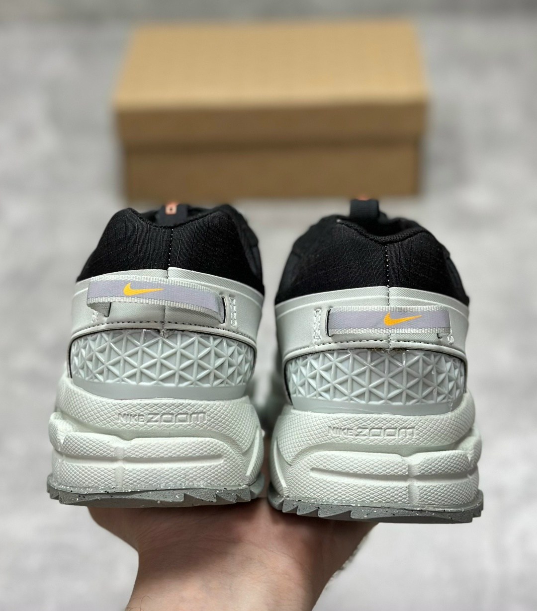 nike zoom vomero 5 roam black light silver fv2295 001,nike zoom vomero 5 roam black / light silver,кроссовки-nike-zoom-vomero-roam-черные,кроссовки nike zoom vomero roam,кроссовки nike