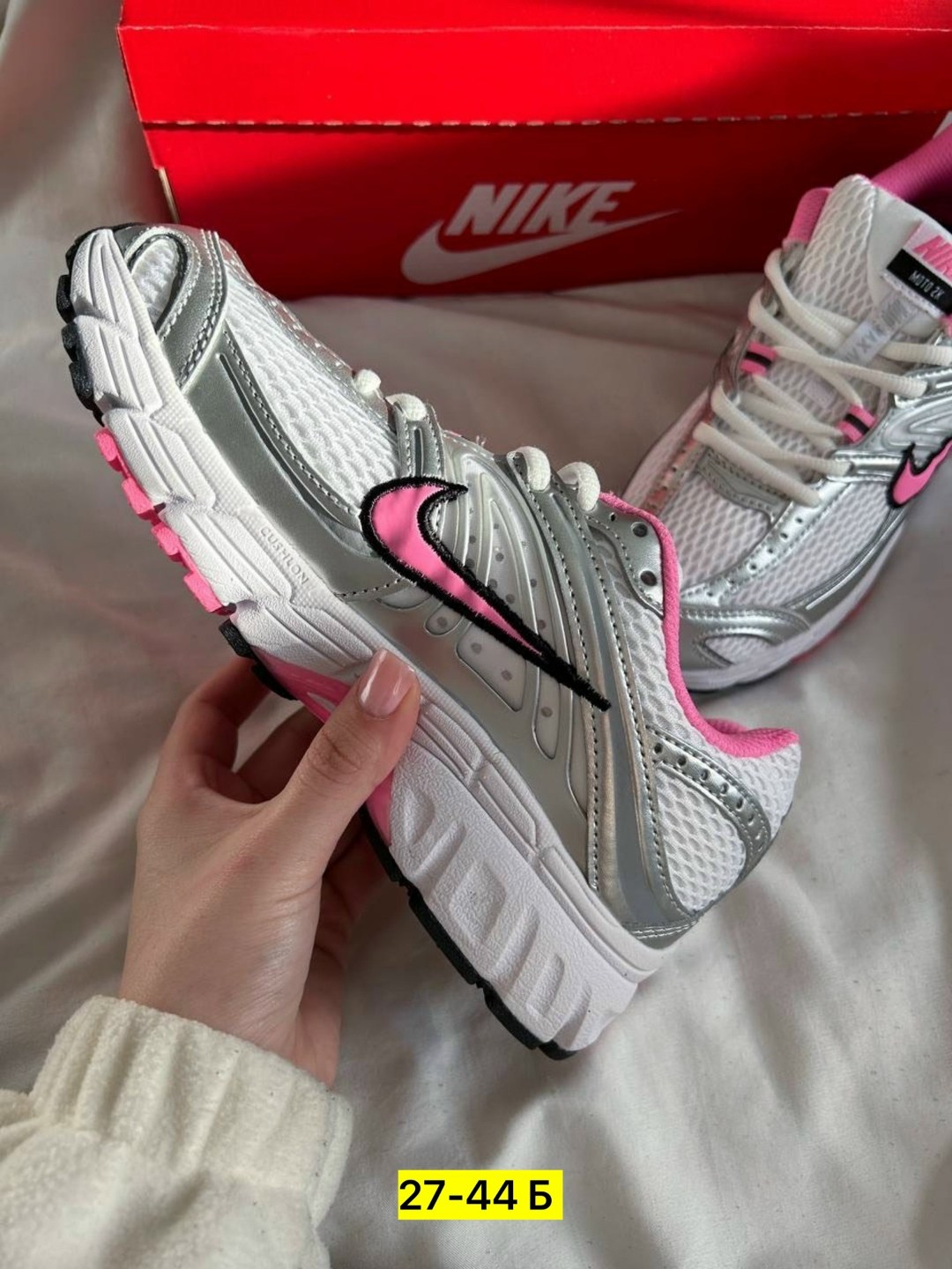 кроссовки nike,кроссовки nike zoom vomero 5,кроссовки,женские кроссовки nike,женские беговые кроссовки initiator от finish line nike белый