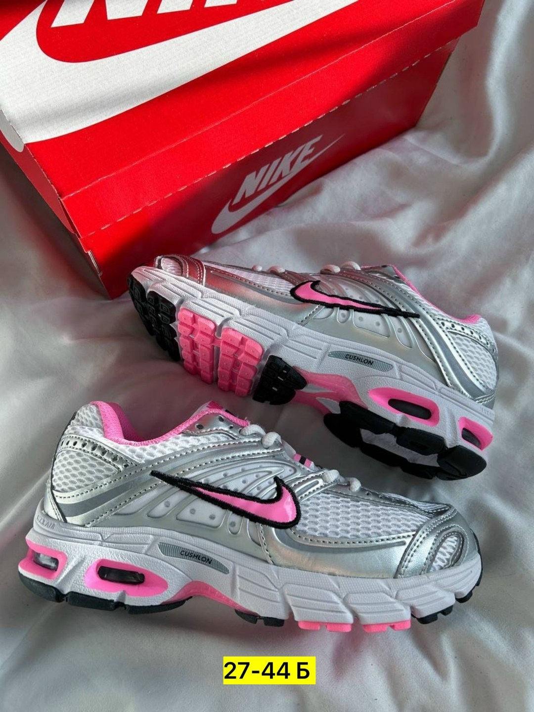 кроссовки nike,кроссовки nike zoom vomero 5,кроссовки,женские кроссовки nike,женские беговые кроссовки initiator от finish line nike белый
