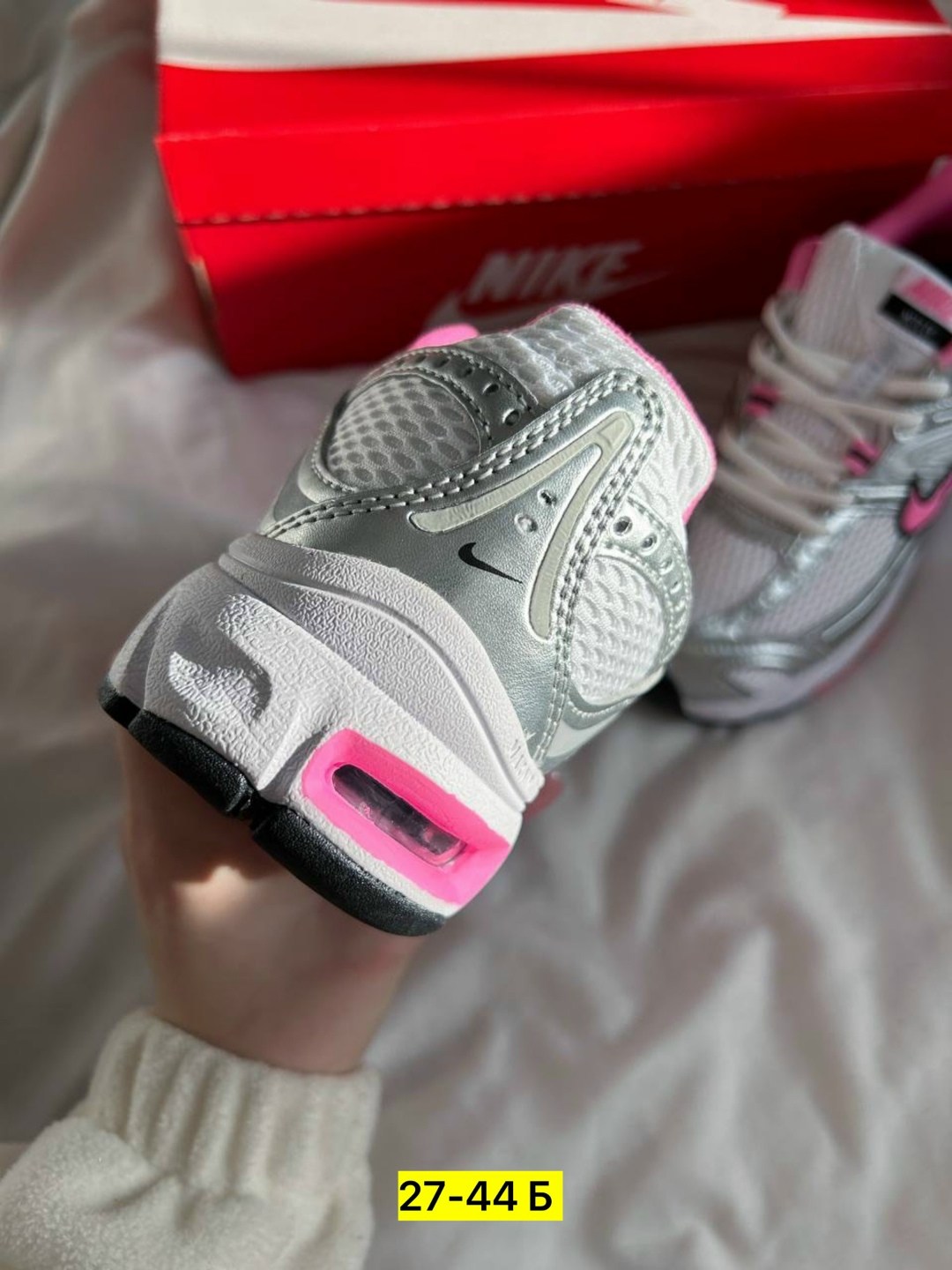 кроссовки nike,кроссовки nike zoom vomero 5,кроссовки,женские кроссовки nike,женские беговые кроссовки initiator от finish line nike белый