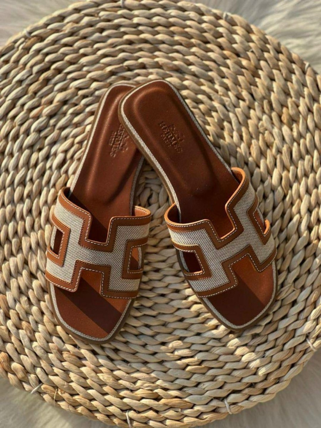 шлепки хермес оран,шлепанцы hermes,шлепки hermes женские,шлепки hermes,босоножки hermes