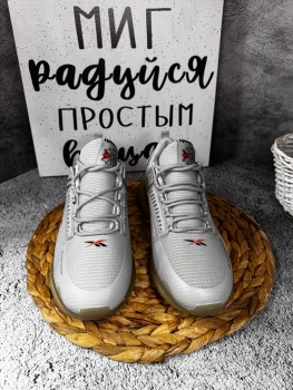 Кроссовки