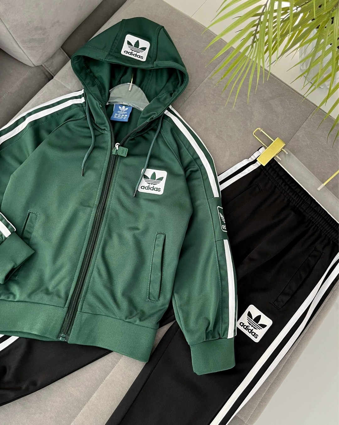 детский спортивный костюм adidas originals sst tracksuit зеленый,спортивный костюм adidas,спортивный костюм adidas мужской,спортивные костюмы адидас,детский спортивный костюм adidas