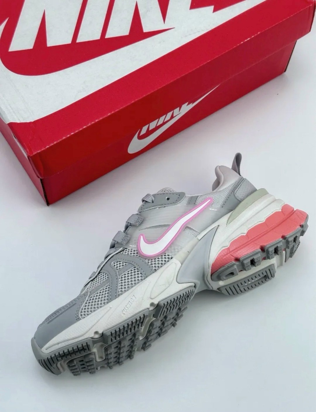 кроссовки найк,кроссовки nike,кроссовки,спортивная ,кроссовки nike v 2 k run