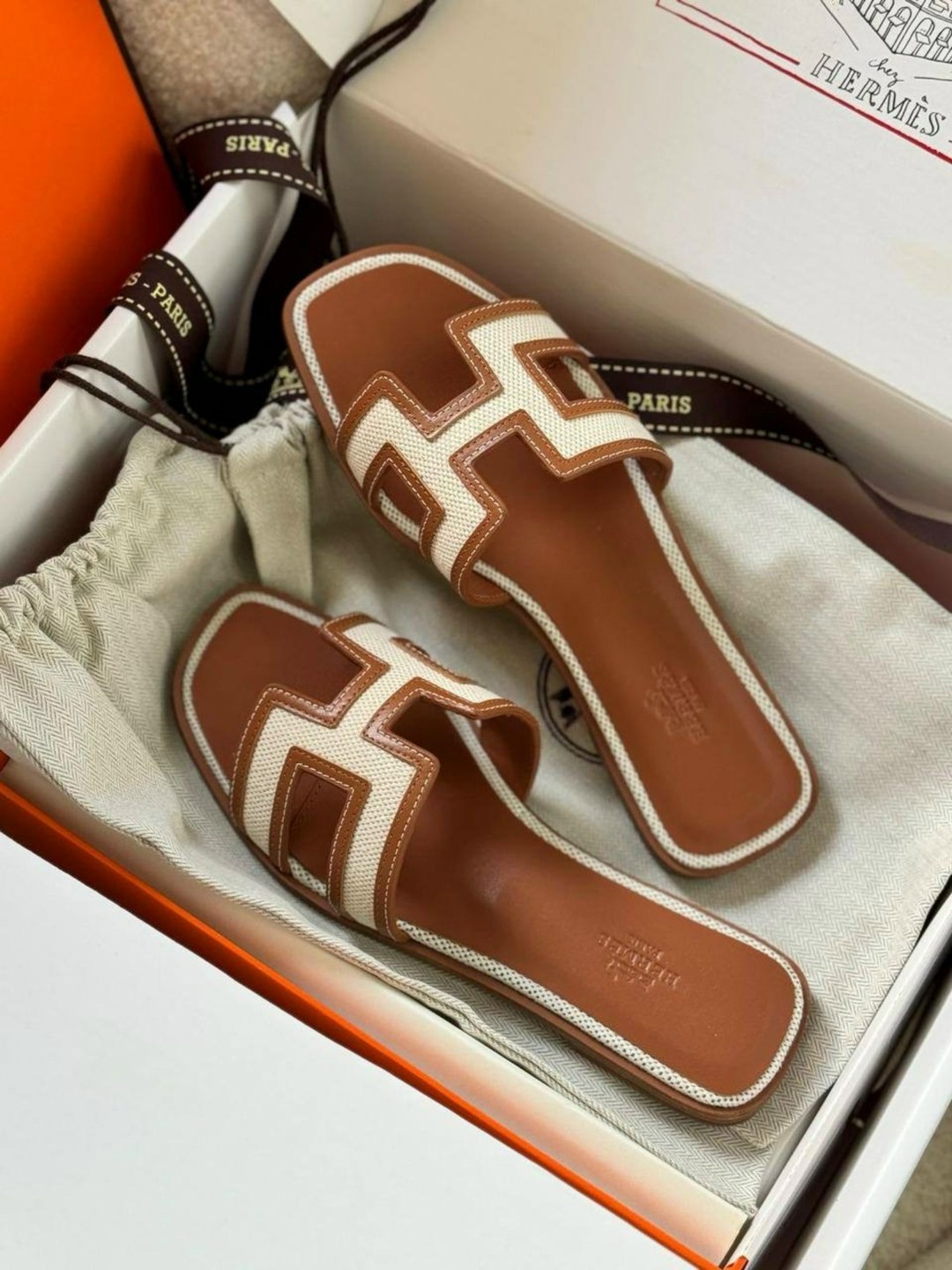 шлепки хермес оран,шлепанцы hermes,шлепки hermes женские,шлепки hermes,босоножки hermes