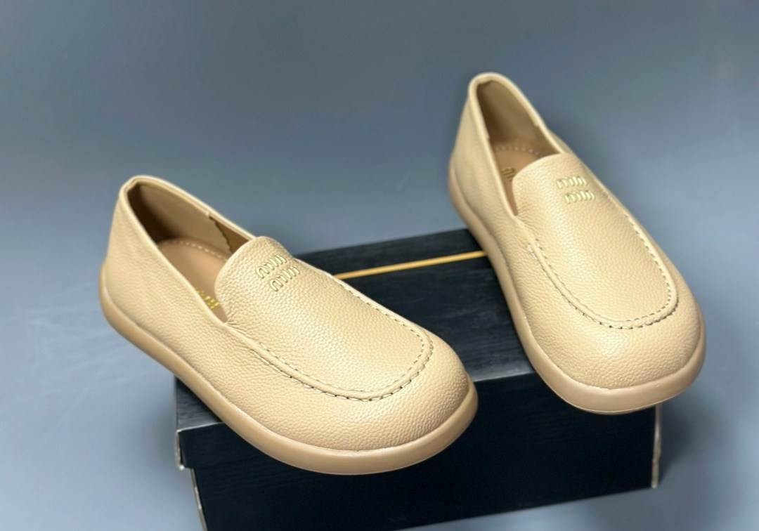,туфли-лоферы из фактурной кожи 12storeez,женские мокасины,лоферы женские,бежевые лоферы
