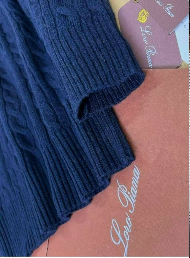 кардиган loro piana,кашемировый кардиган loro piana,кашемировый кардиган в сером цвете от loro piana,loro piana свитер мужской,кардиган loro piana 110074