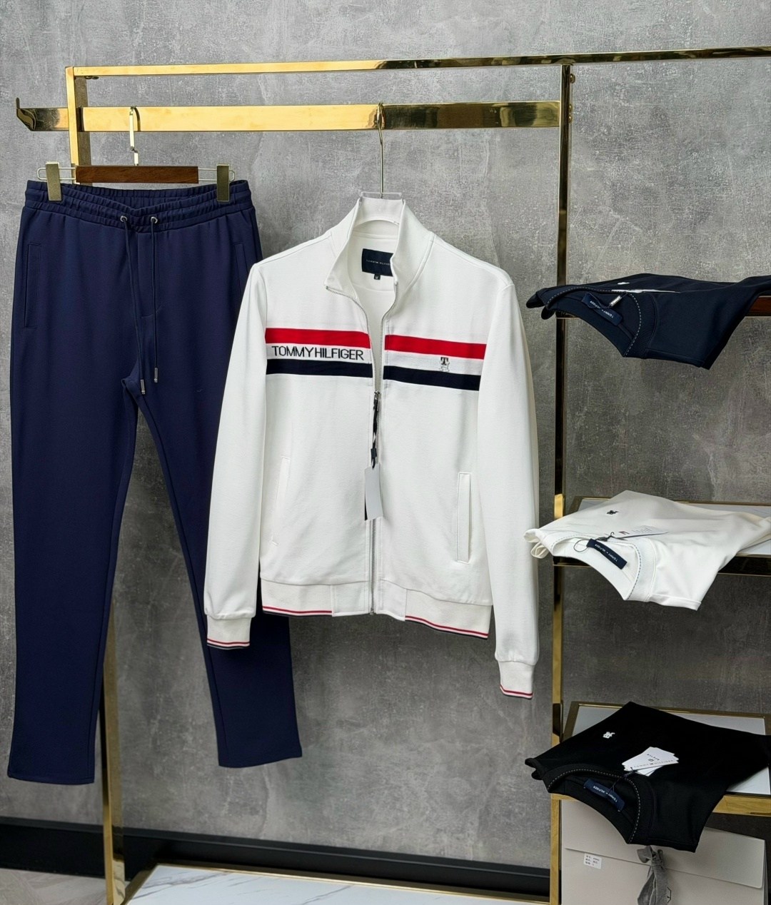 спортивный костюм tommy hilfiger,спортивный костюм томми хилфигер мужские,мужской спортивный костюм 2-ка бренда tommy hilfiger,мужской спортивный костюм tommy hilfiger,мужской спортивный костюм
