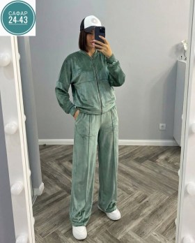 Костюм