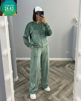 Костюм