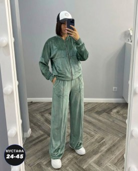 Костюм