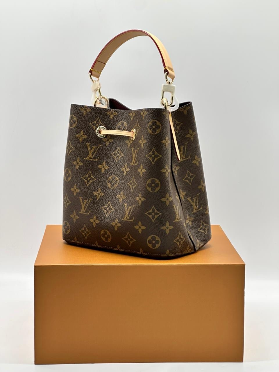 сумка louis vuitton,сумка луи виттон,louis vuitton женская сумка,модная женская сумка,louis vuitton сумка на плечо