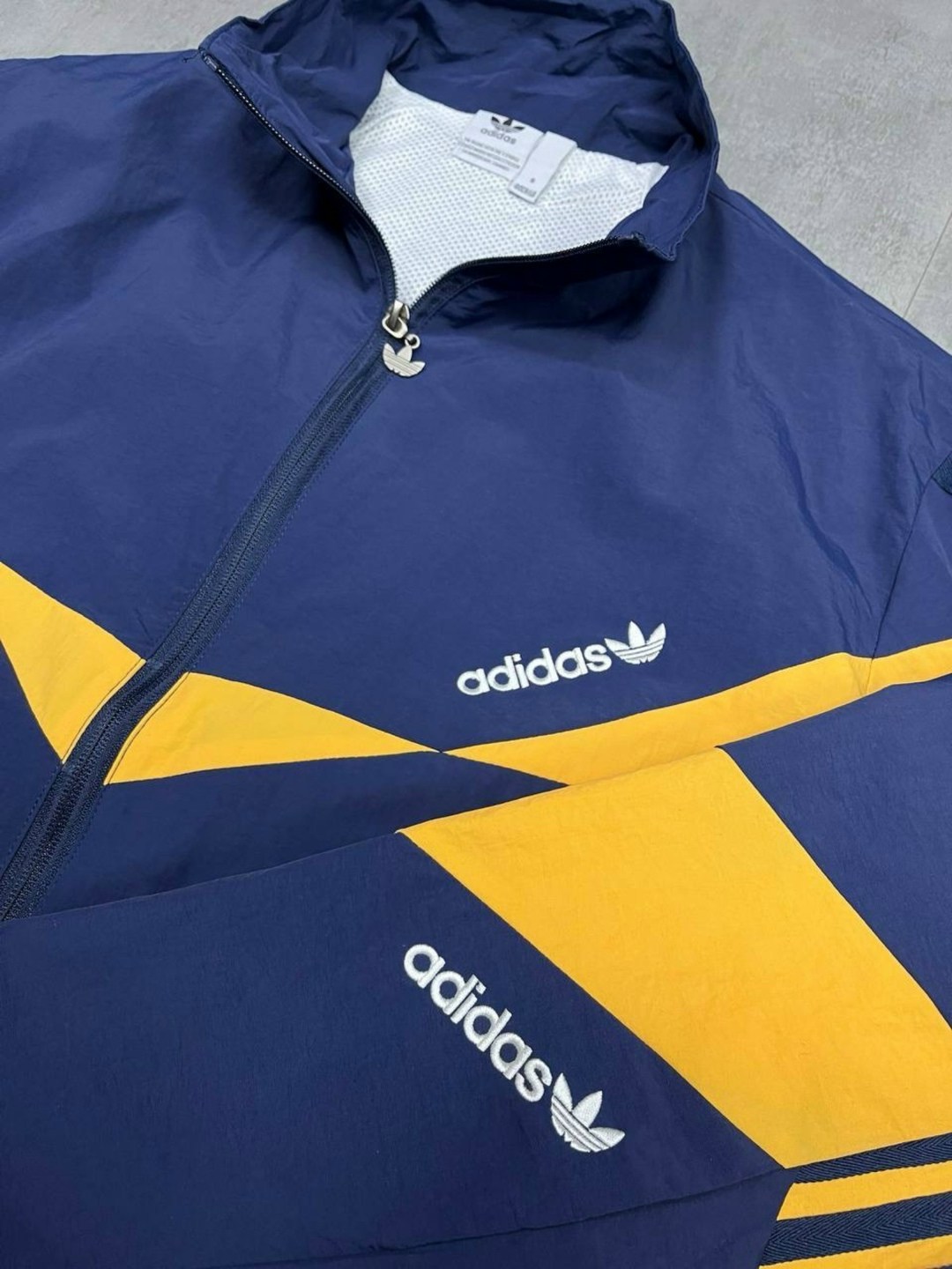 спортивный костюм adidas,спортивные костюмы адидас,спортивные костюм,спортивные костюмы мужские