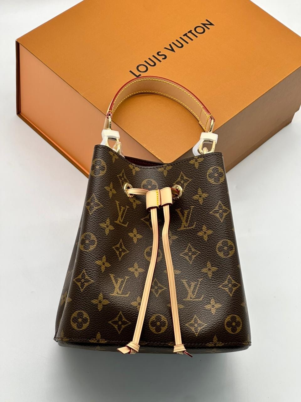 сумка louis vuitton,сумка луи виттон,louis vuitton женская сумка,модная женская сумка,louis vuitton сумка на плечо