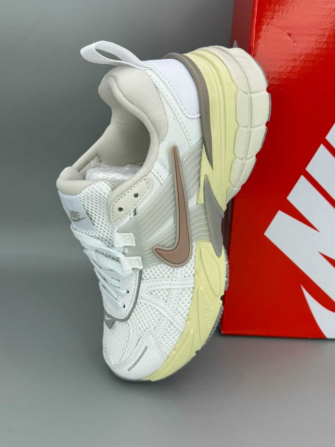 кроссовки nike,кроссовки nike v 2 k run,кроссовки,кроссовки nike v2k run,женские кроссовки nike
