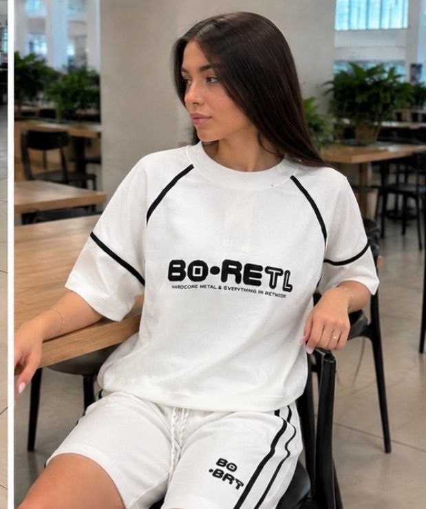 стильные костюмы,спортивные костюм,женские костюмы спортивные,спорт костюм,костюм с шортам