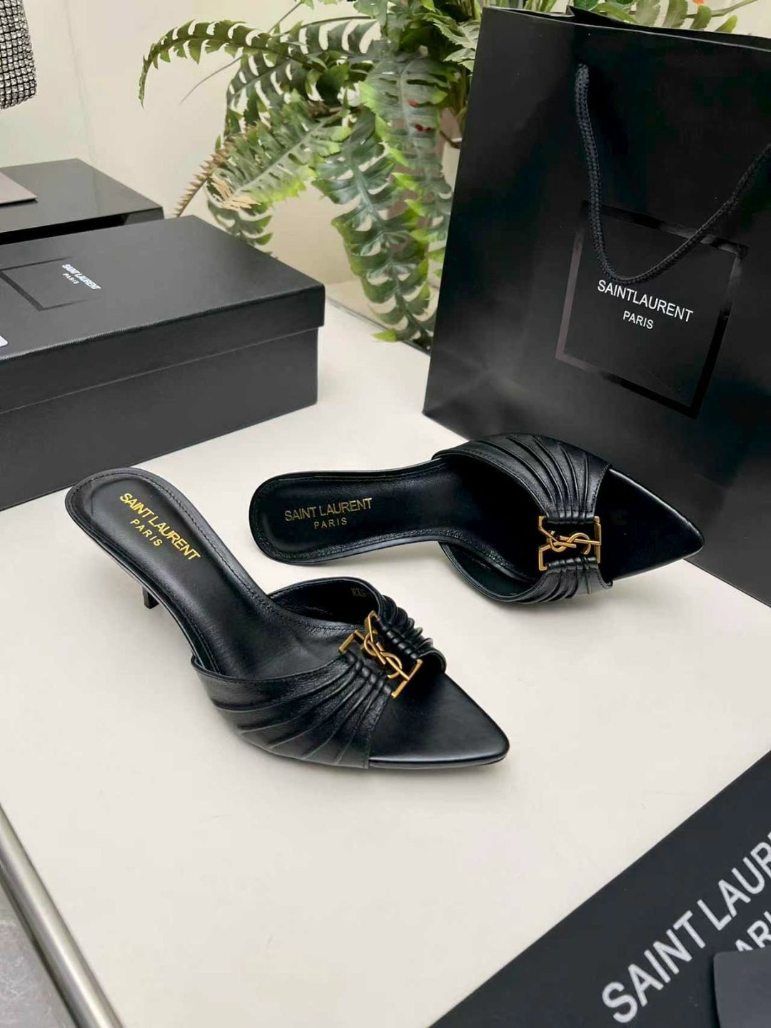 босоножки saint laurent,туфли yves saint laurent,saint laurent туфли,,кожаные мюли