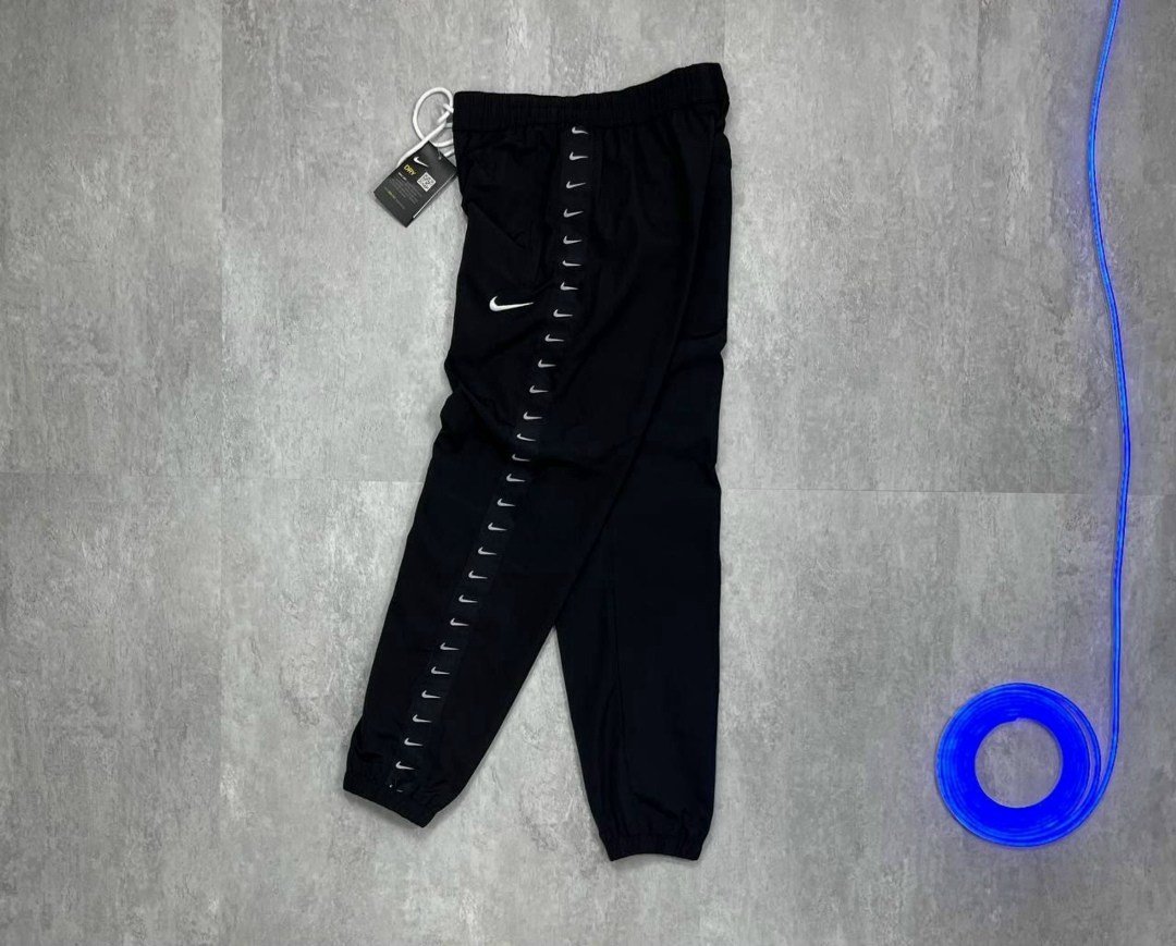 спортивные штаны nike,спортивные штаны,брюки nike sportswear swoosh pants woven,брюки спортивные nike,спортивные брюки джоггеры летние