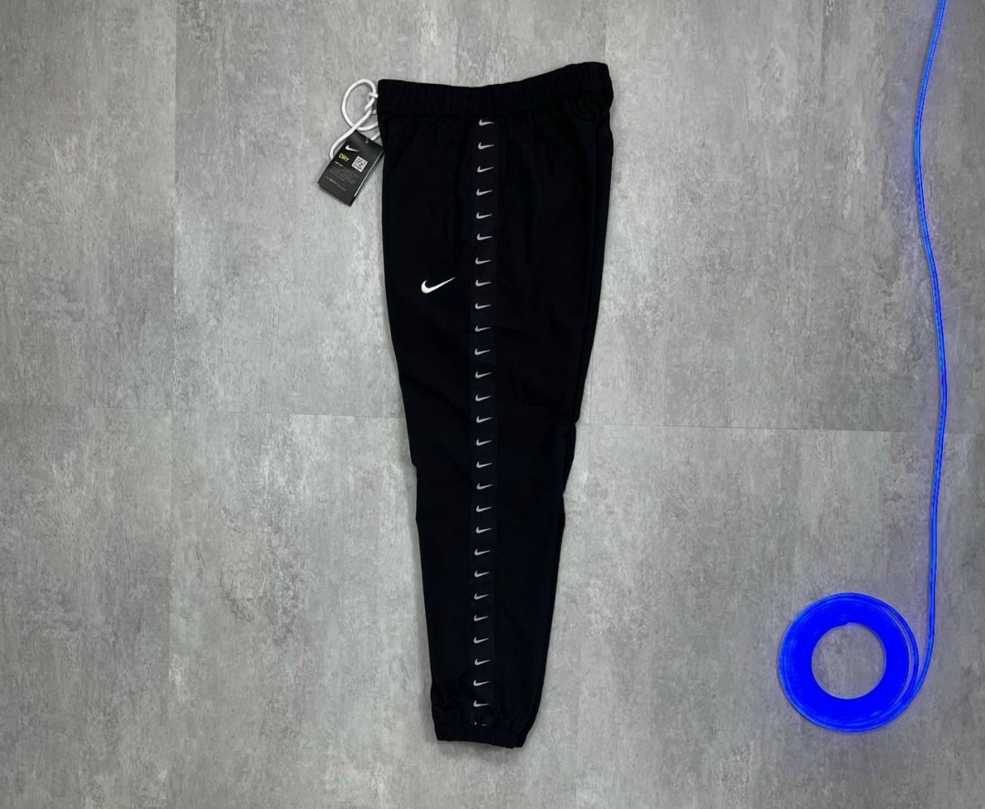 спортивные штаны nike,спортивные штаны,брюки nike sportswear swoosh pants woven,брюки спортивные nike,спортивные брюки джоггеры летние