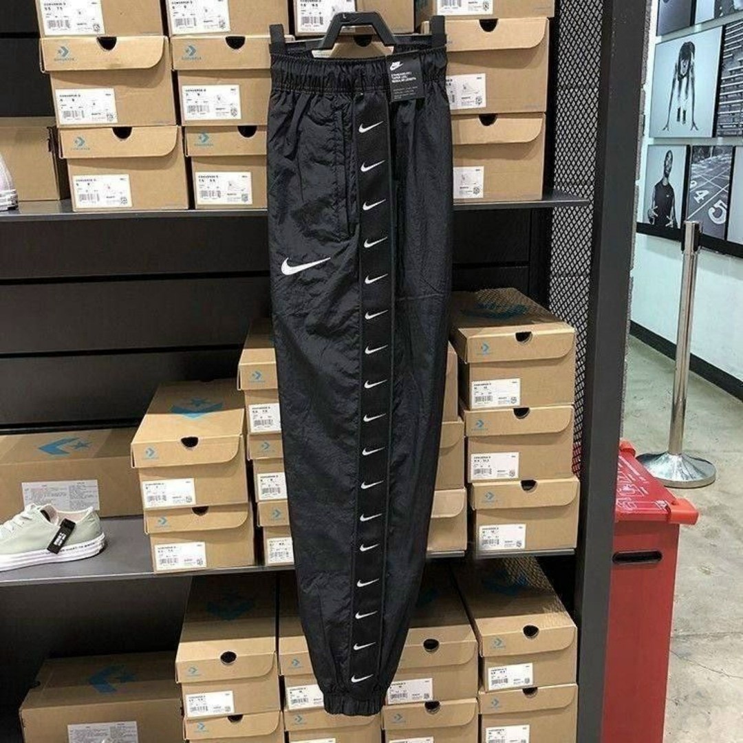 спортивные штаны nike,спортивные штаны,брюки nike sportswear swoosh pants woven,брюки спортивные nike,спортивные брюки джоггеры летние
