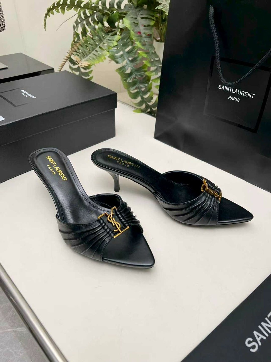 босоножки saint laurent,туфли yves saint laurent,saint laurent туфли,,кожаные мюли