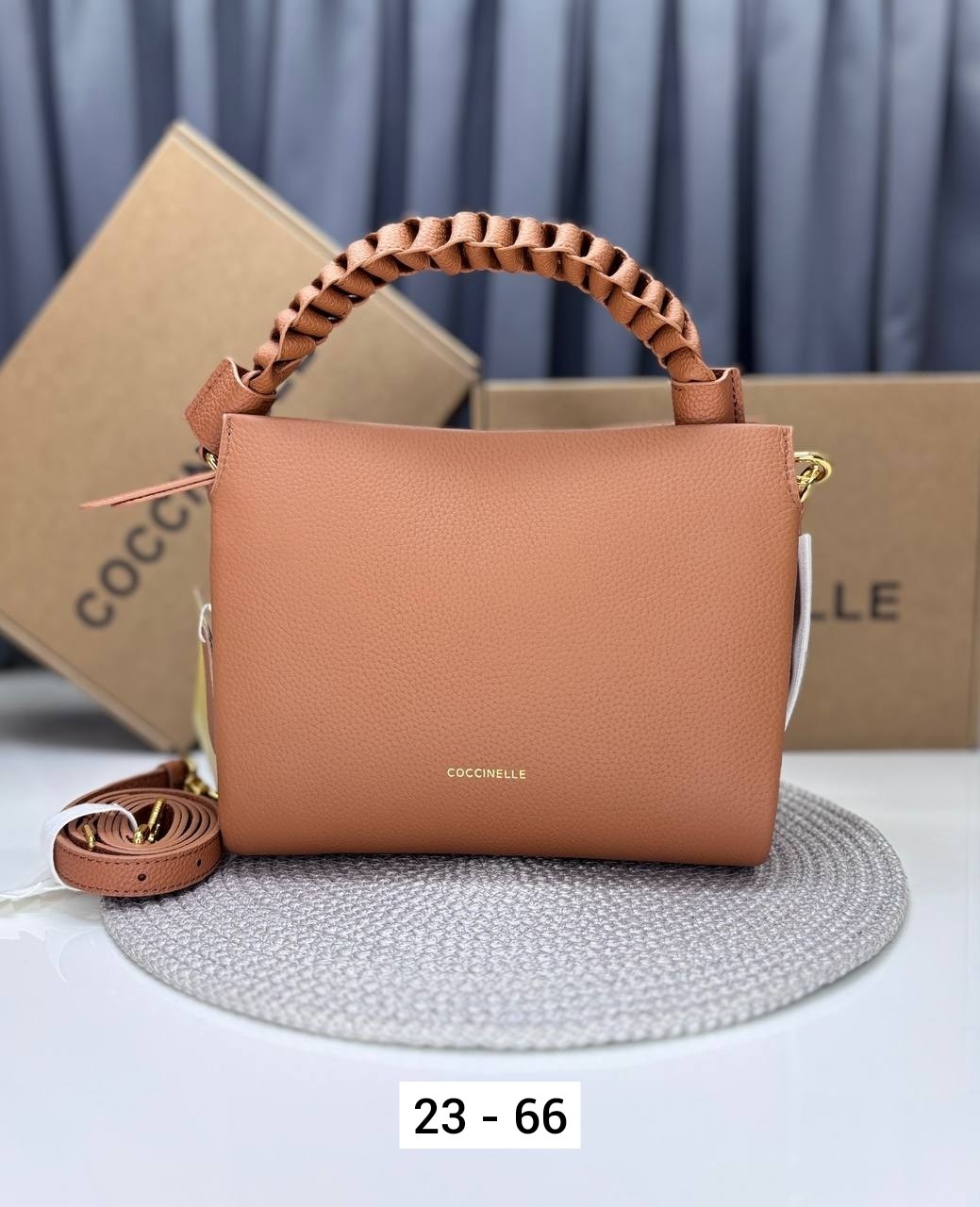 сумка coccinelle,женская сумка,сумка,женская сумка coccinelle,стильная сумочка